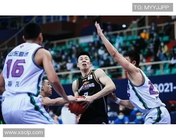 南京篮球队整体压制策略分析与得失评估探讨