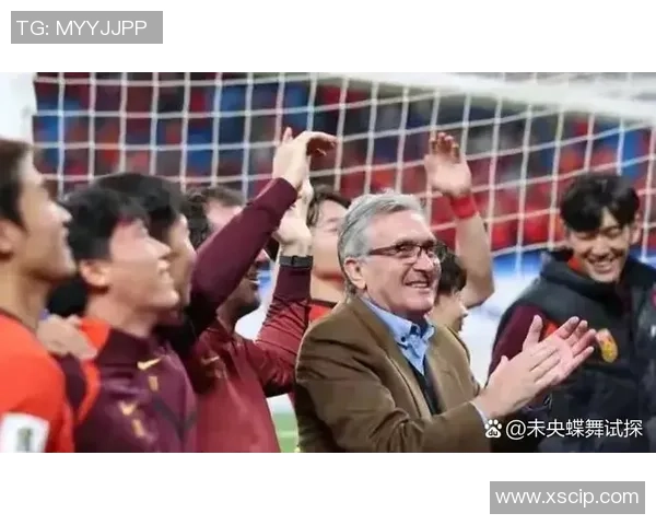 新浪微博热议足球明星背后的故事与成就，球迷互动不断引发关注与讨论